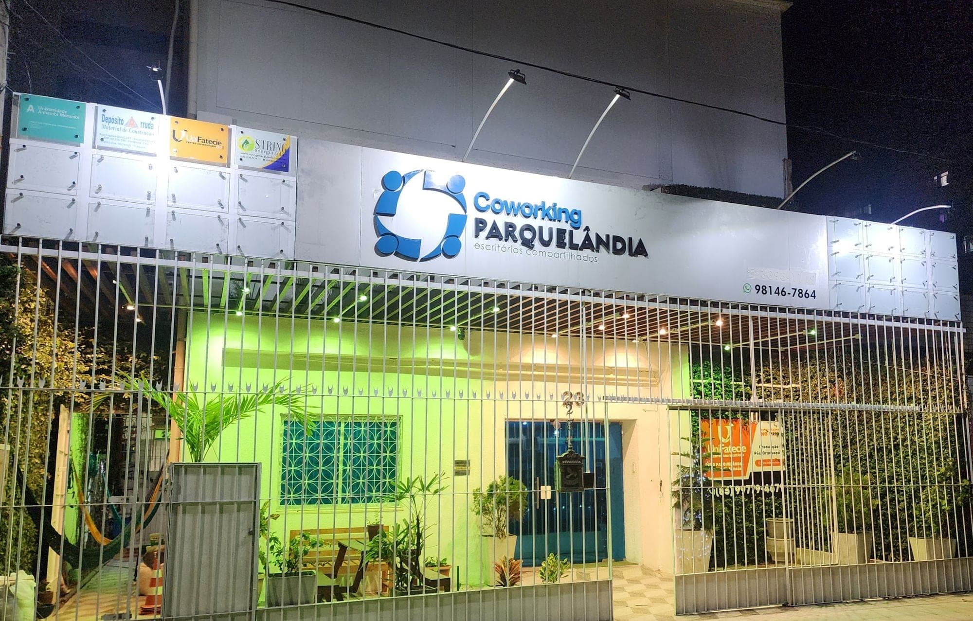 Fachada do Coworking Parquelândia em Fortaleza — prédio próprio no coração da Parquelândia